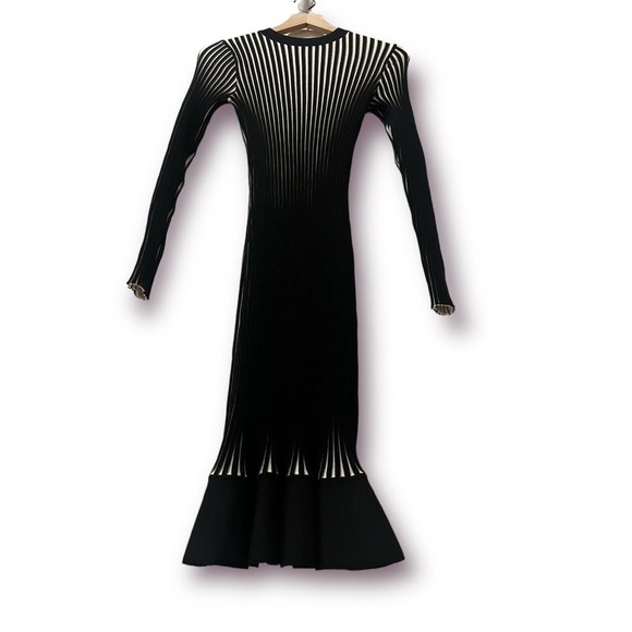 SALE…..💎💎💕💕BLACK AND WHITE DRESS/ UNIQUE - Picture 1 of 7